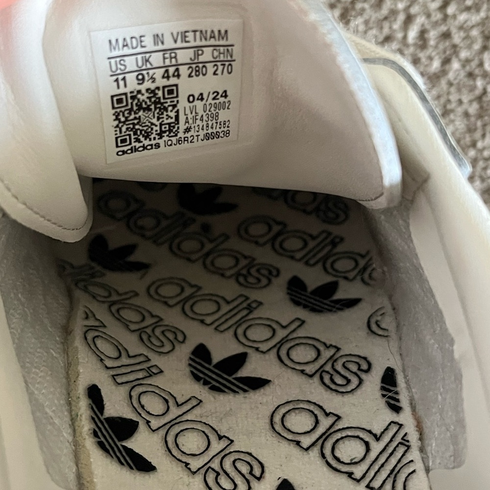 Adidas Samba White Sneakers with Black Stripes and Floral Embroidery - Picture 12 of 14